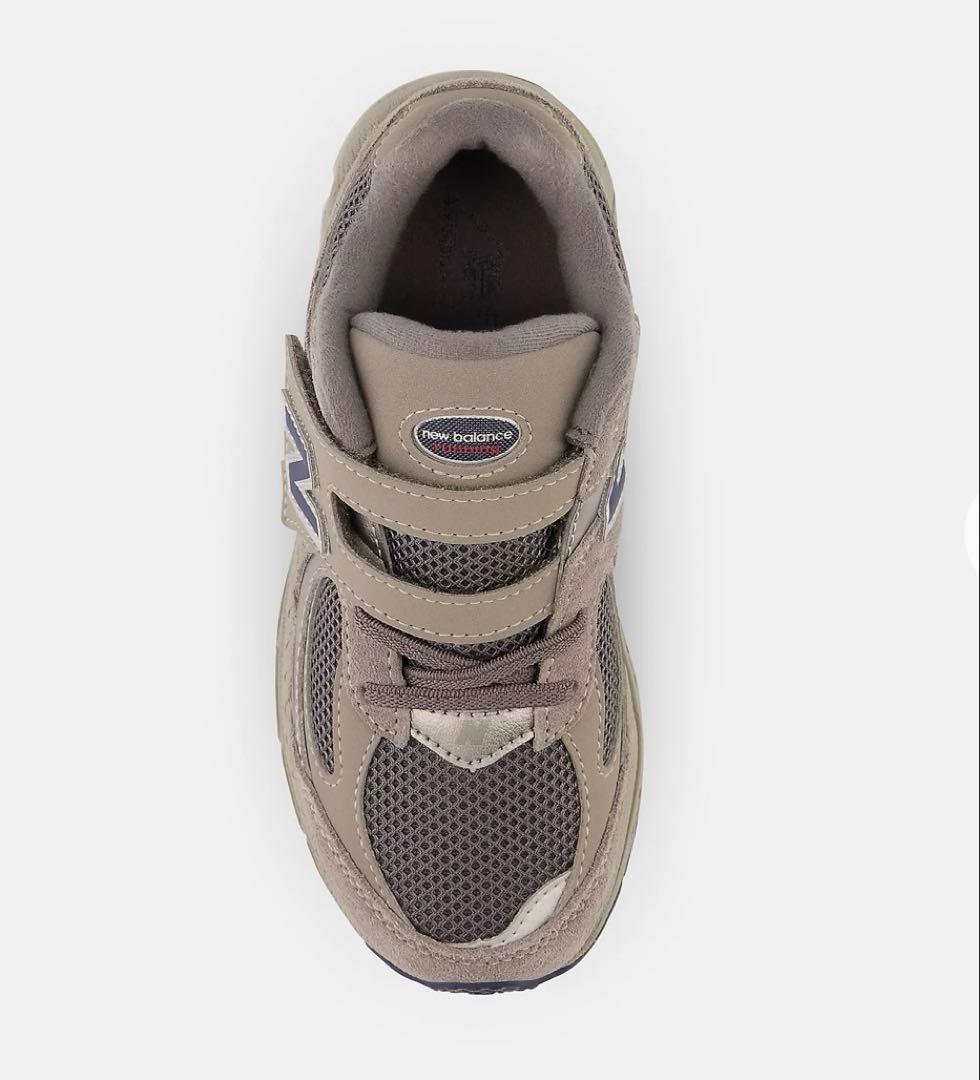 ニューバランス　キッズ　 2002R グレー スニーカー　20.5cm