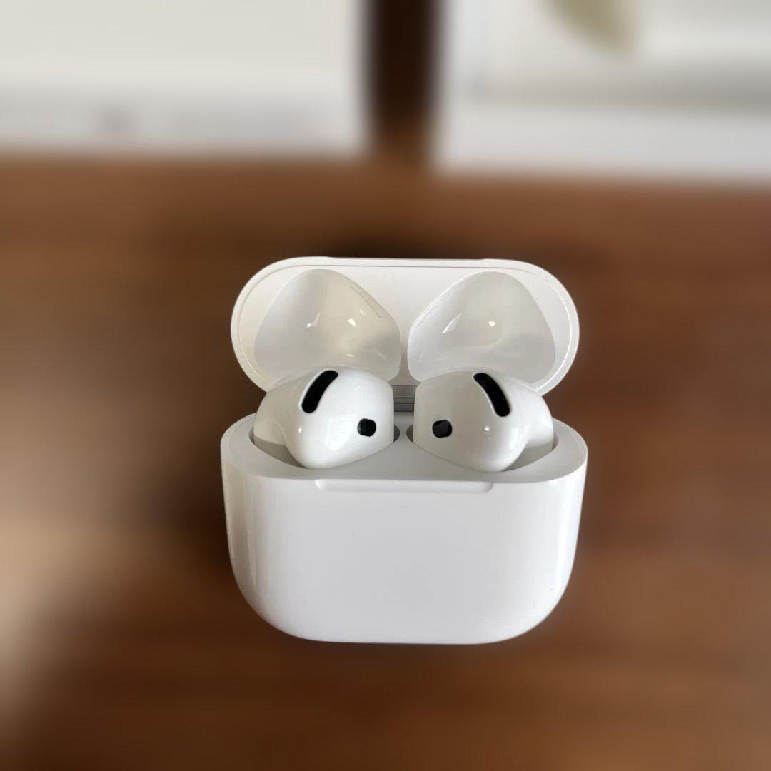 【美品】アクティブノイズキャンセリング搭載　AirPods4 本体