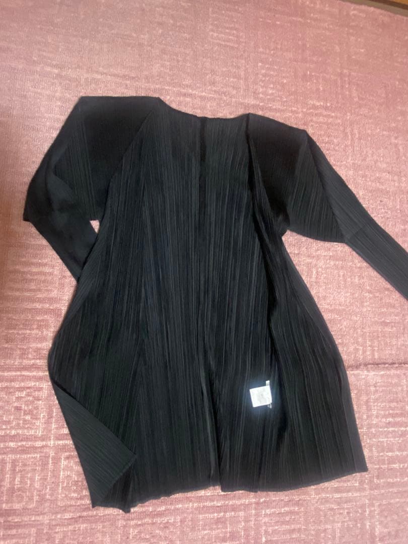 黒Mサイズ　Pleats Please カーディガン