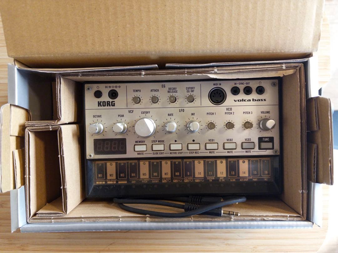 KORG volca bass アナログシンセサイザー
