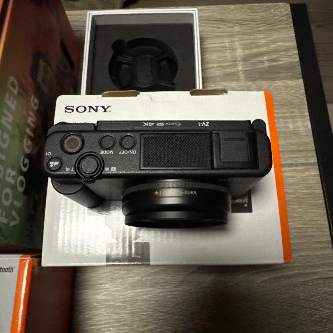 デジタルカメラ SONY VLOGCAM ZV-1 Shooting Grip Kit