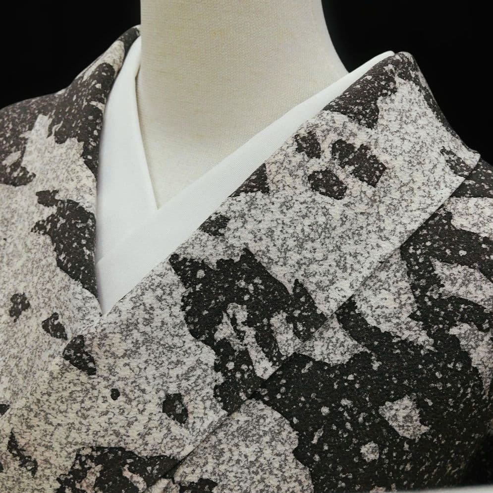 小紋(袷)　(たたき染め　流氷紋様　個性的　モノトーン　作家　上質ちりめん)