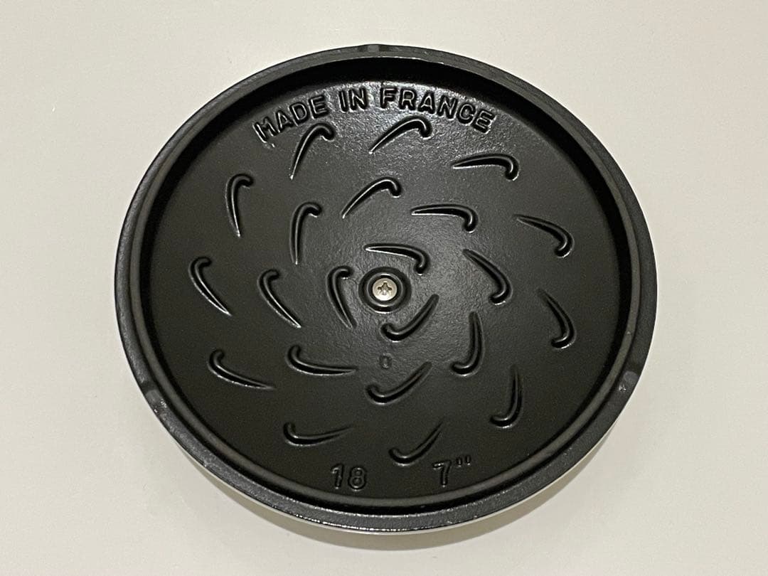 ストウブ　ワナベM(18cm) カンパーニュ