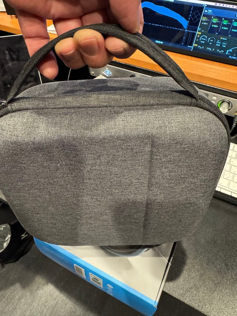 ゼンハイザー HD600（新古品）ケース付き、ケーブル２本付き