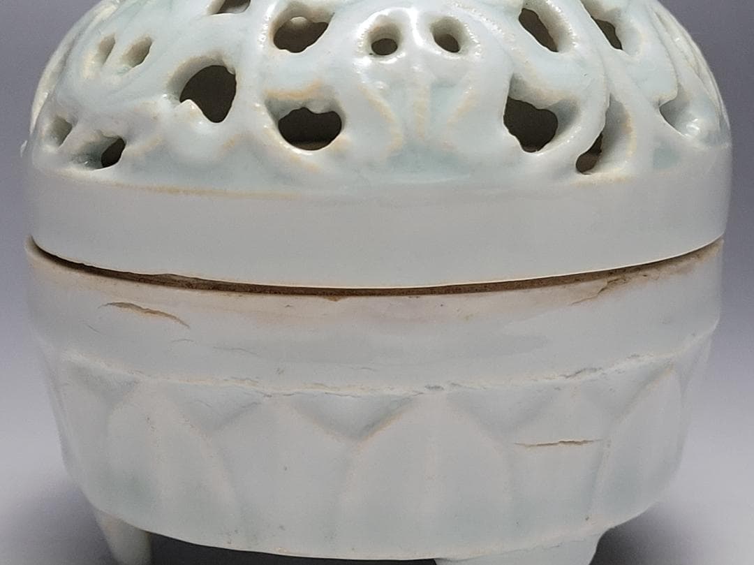 白釉 透刻紋 蓋香炉 宋元時代 幅約9cm