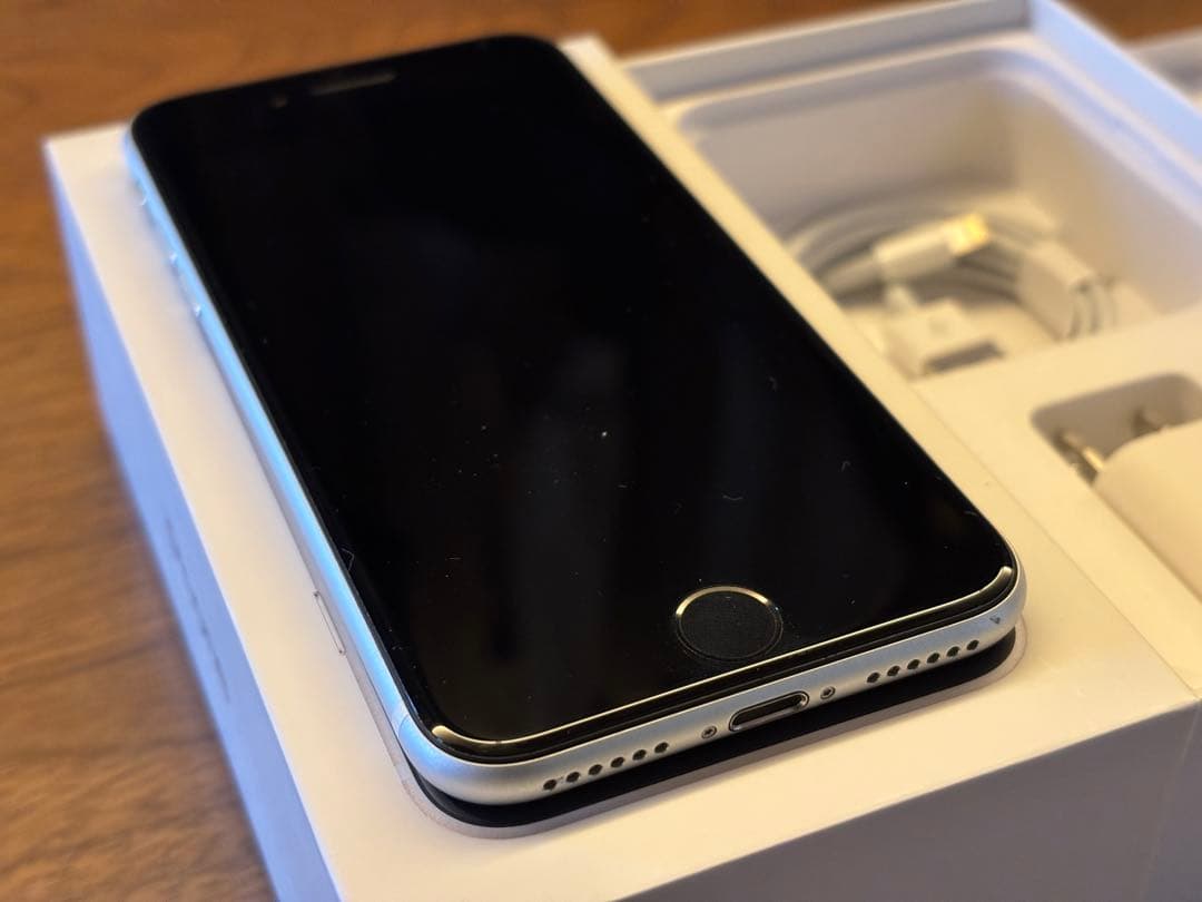 ⭐️iPhone SE 第2世代 64GB ホワイト SIMフリー⭐️超美品⭐️