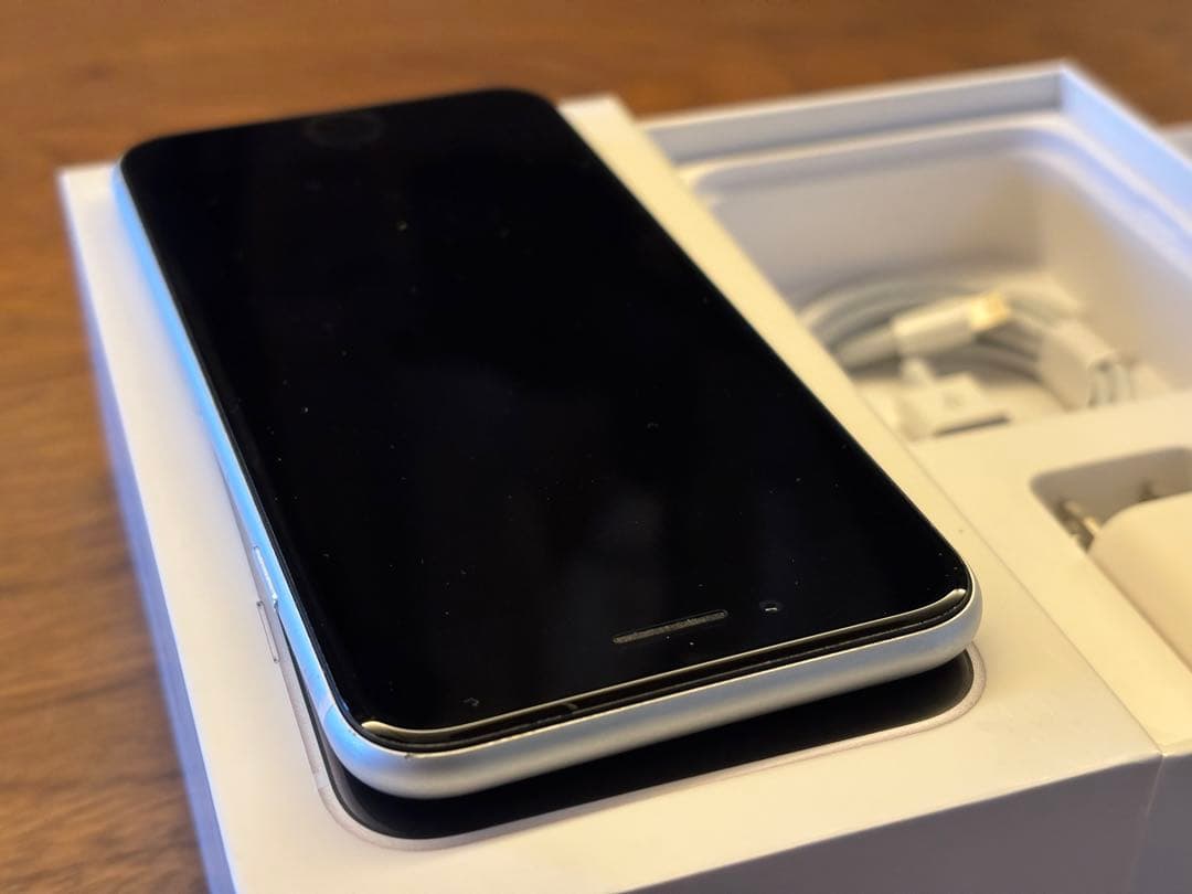 ⭐️iPhone SE 第2世代 64GB ホワイト SIMフリー⭐️超美品⭐️