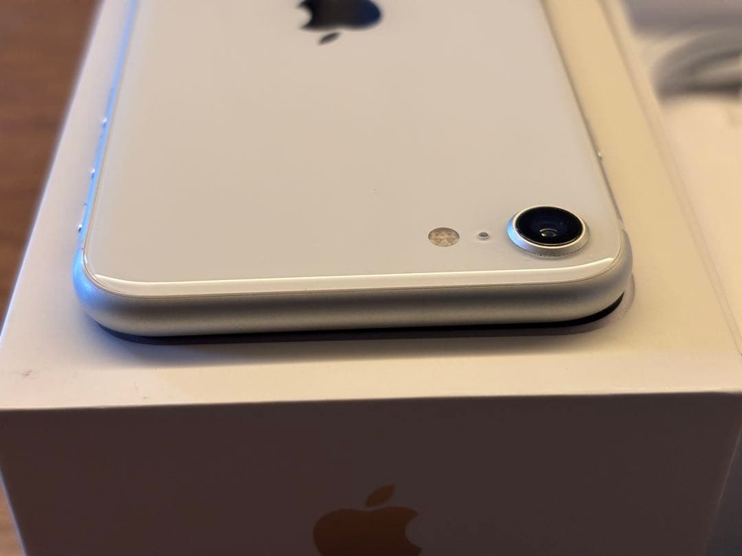 ⭐️iPhone SE 第2世代 64GB ホワイト SIMフリー⭐️超美品⭐️