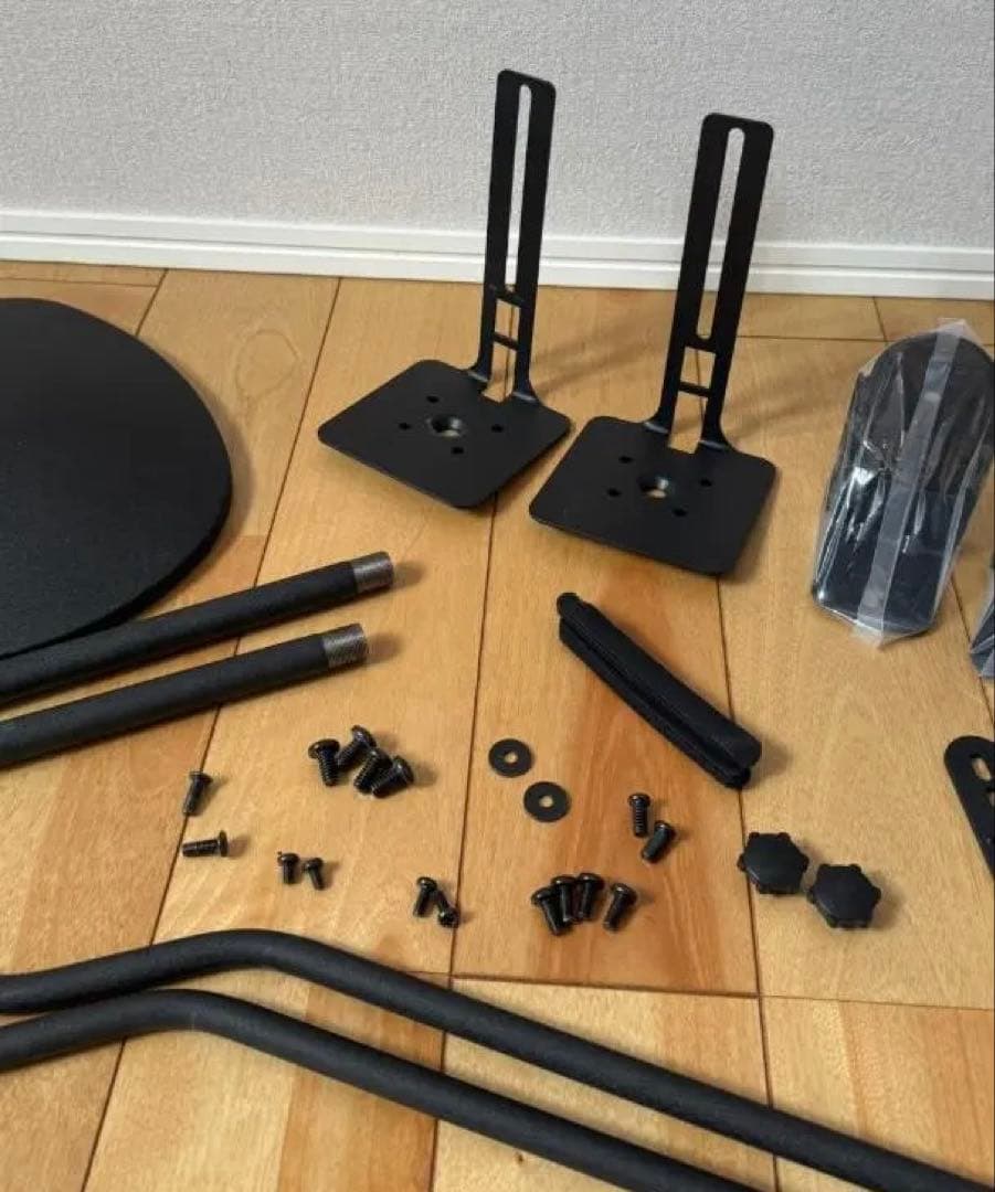 【送料込み、値下げ】SANUS高さ調節スピーカースタンド、2個セット