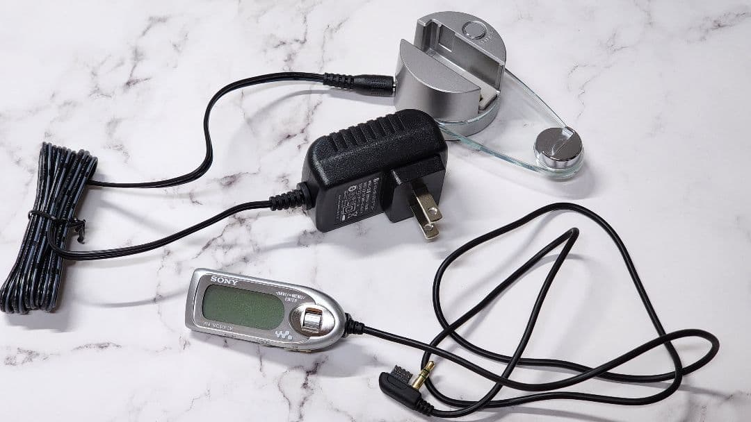 ポータブルプレーヤー SONY Hi-MD WALKMAN MZ-NH1