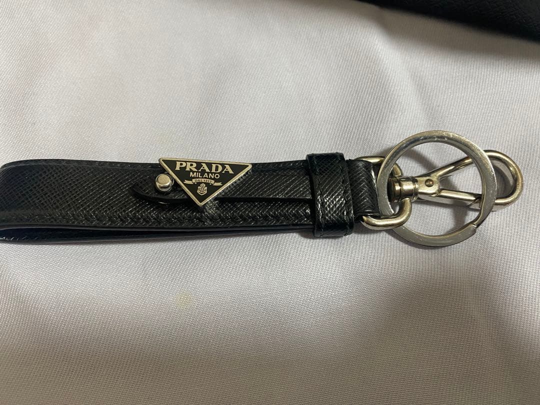 PRADA サフィアーノ　キーリング　ブラック