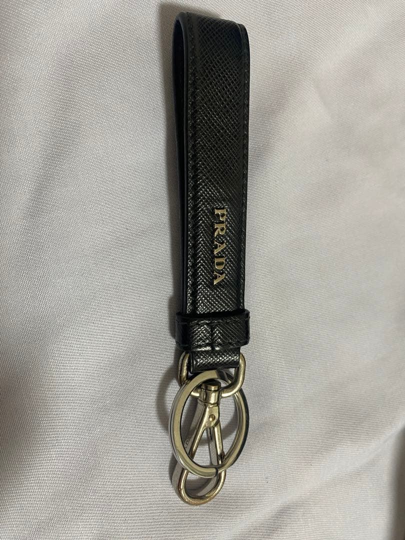 PRADA サフィアーノ　キーリング　ブラック