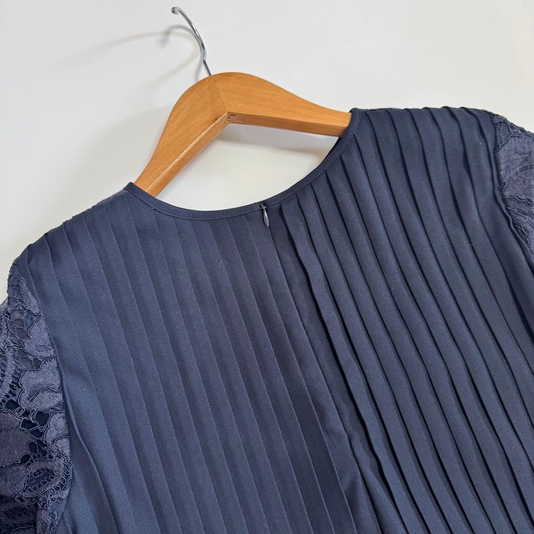 未使用に近い　ADORE アドーア　コードフルールレースバックプリーツワンピース