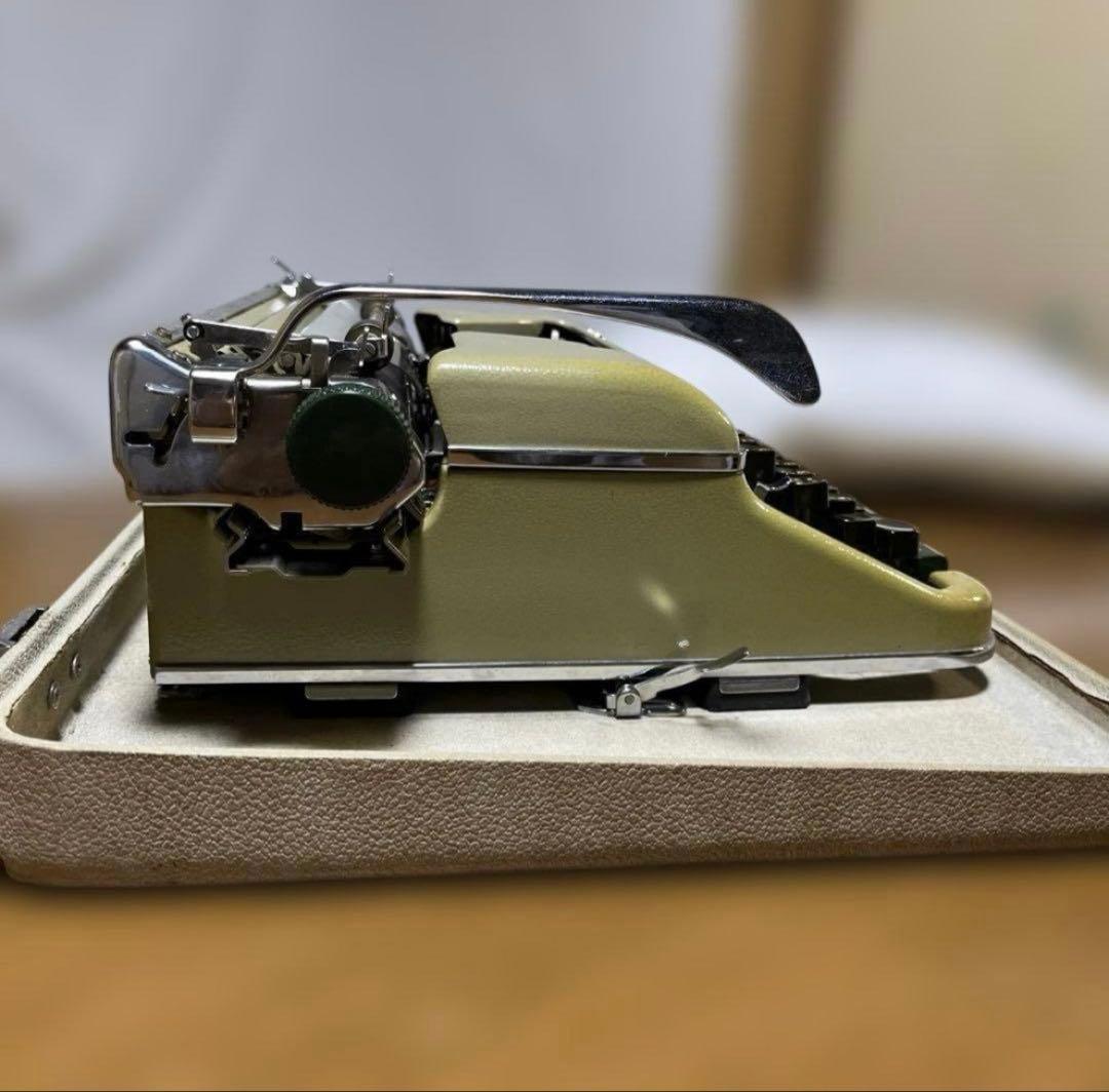 Olympia オリンピア　タイプライター　手動タイプライター　ドイツ