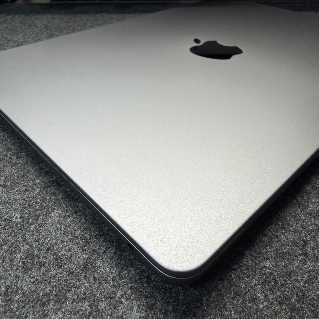 Apple MacBook Air 13.6インチ M3 16GB 256GB