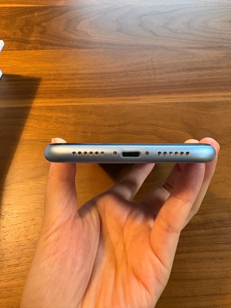 Apple iPhone XR 128GB 本体　SIMフリー