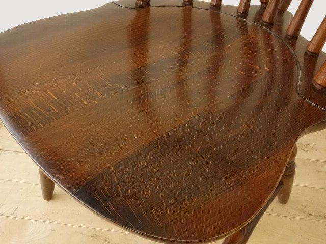 飛騨産業　キツツキ　スピンドルチェアーＡ　イス　椅子　 木製　再塗装済ＵＳＥＤ