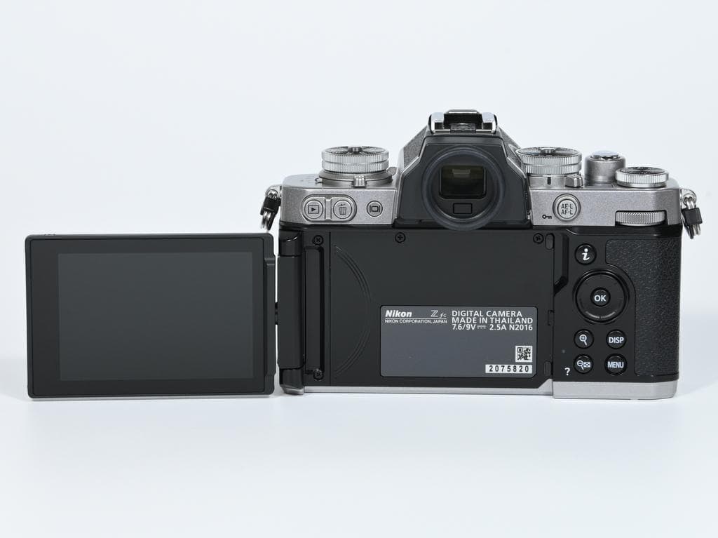 【ほぼ新品】 ニコン　Nikon Z fc レンズキット 《ショット数412》