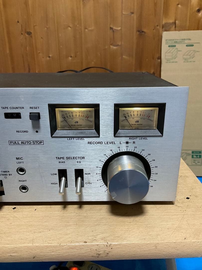 ステレオ　カセット　デッキとステレオアンプ　コロムビア　ジャンク
