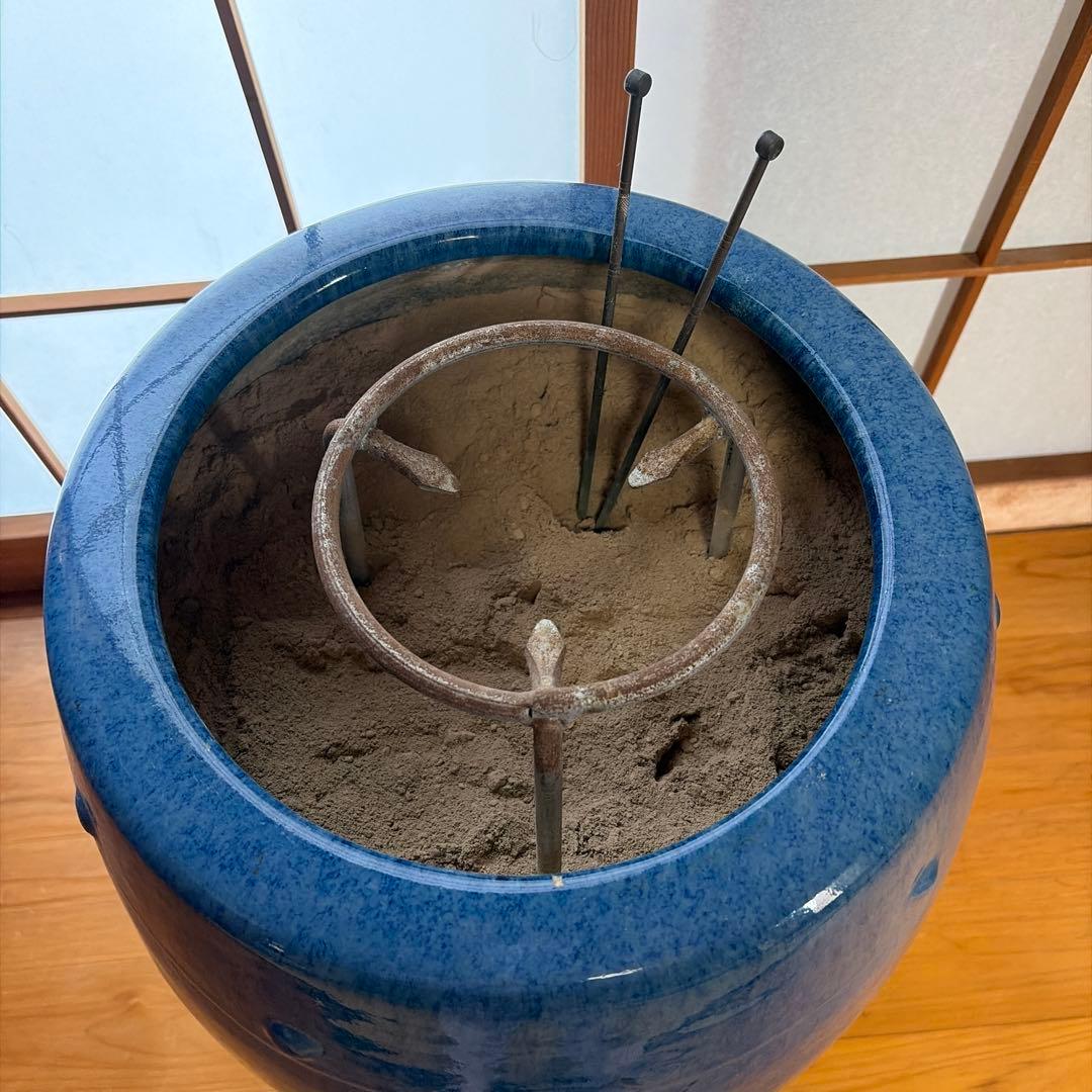 火鉢 縦長　立ち火鉢 大型火鉢　五徳、火箸付き　昭和レトロ　ブルー　青　旅館