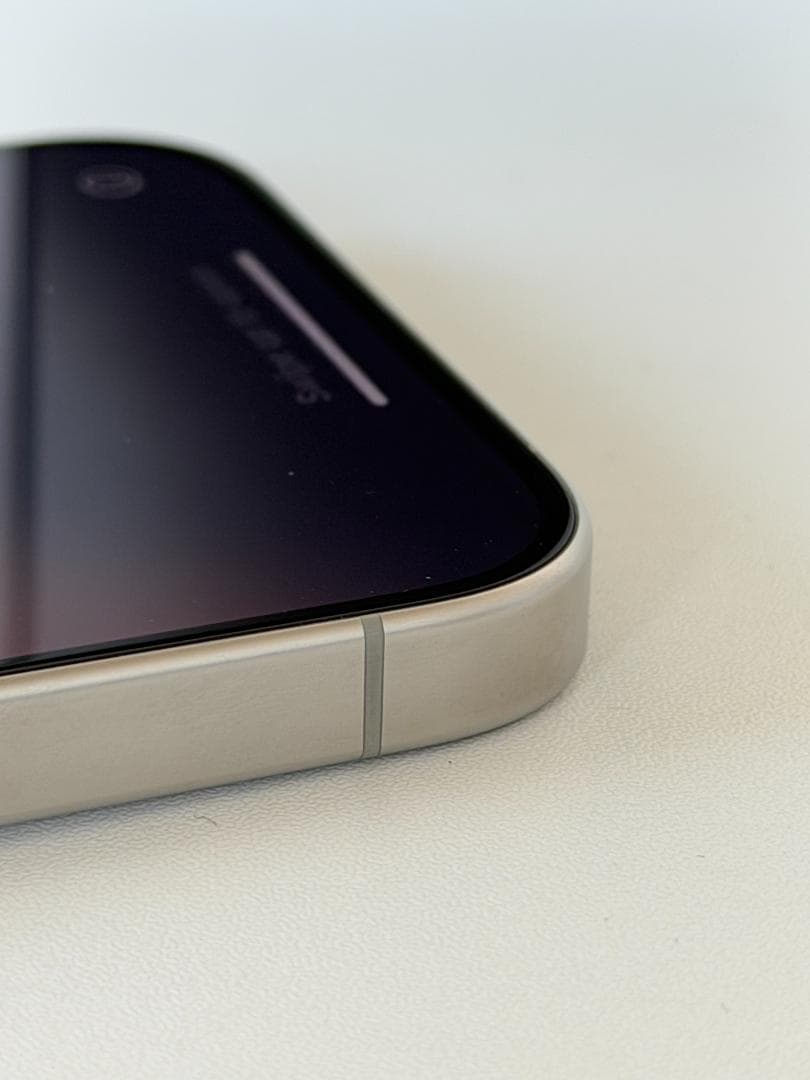 iPhone 15 Pro ホワイトチタニウム SIMフリー 美品 箱あり