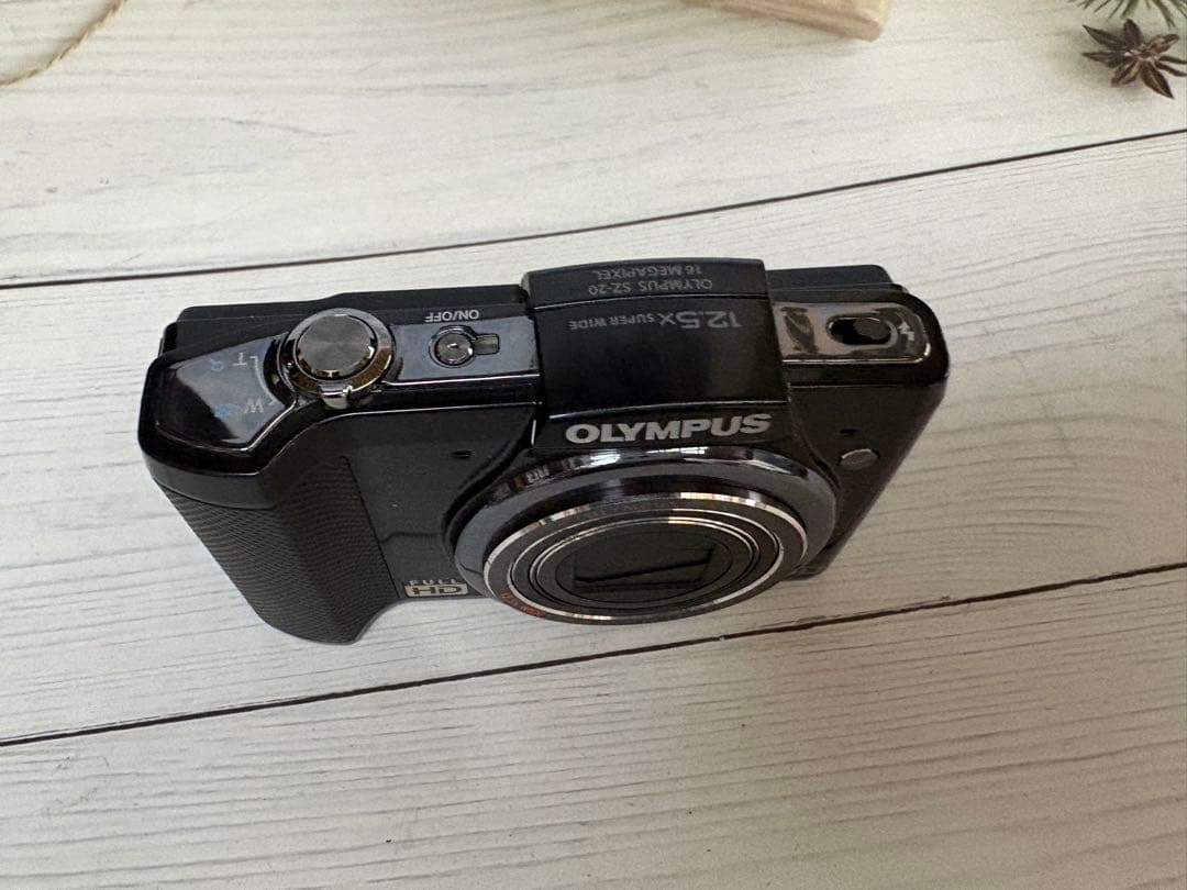 オリンパスのデジタルカメラ、OLYMPUS SZ-20(レ65)