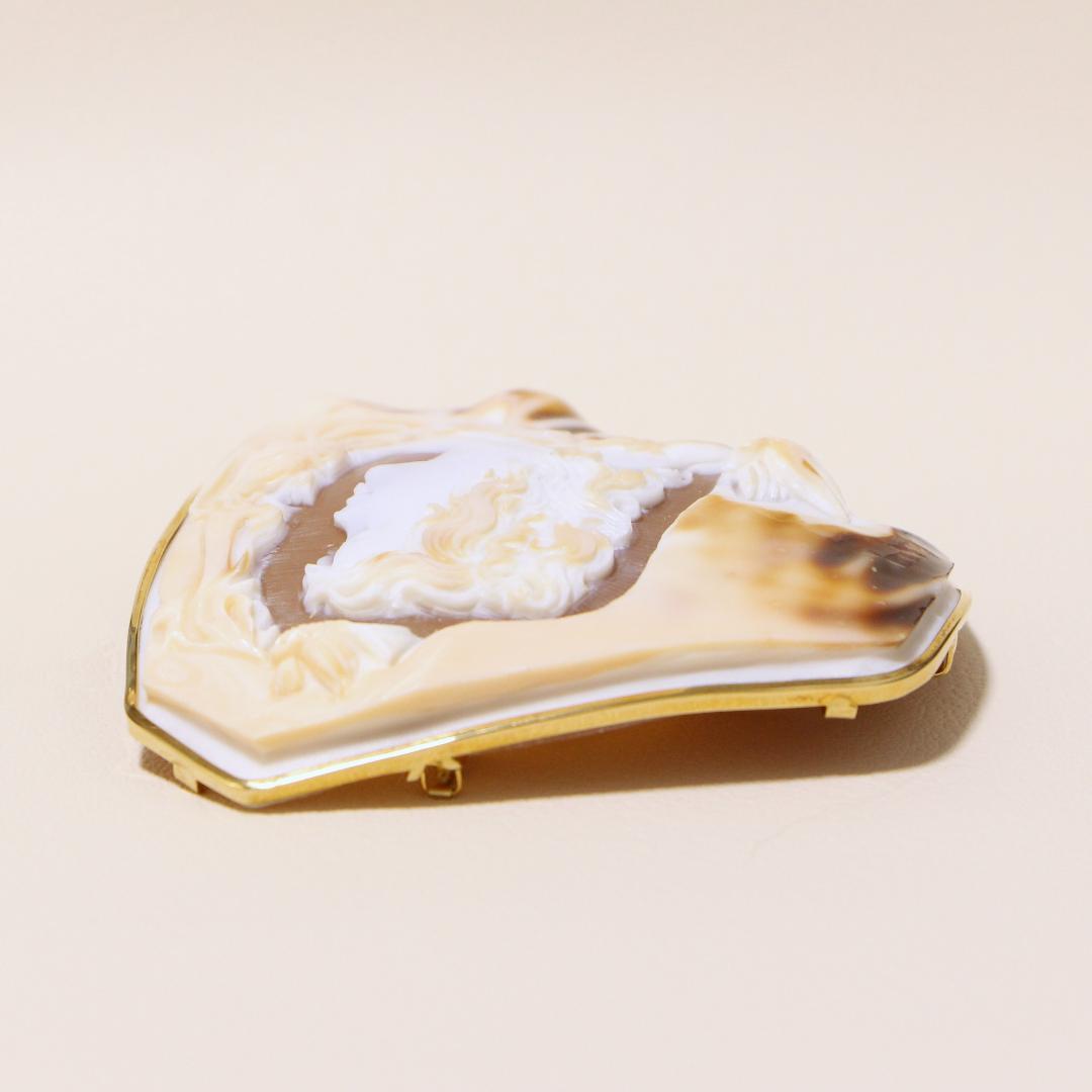 18金 大きい三層 シェルカメオ　K18YG　ジュエリーペンダント兼ブローチ