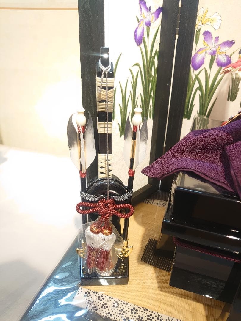 ●五月人形フルセット●　正絹縅の金兜　高級焼桐台屏風セット