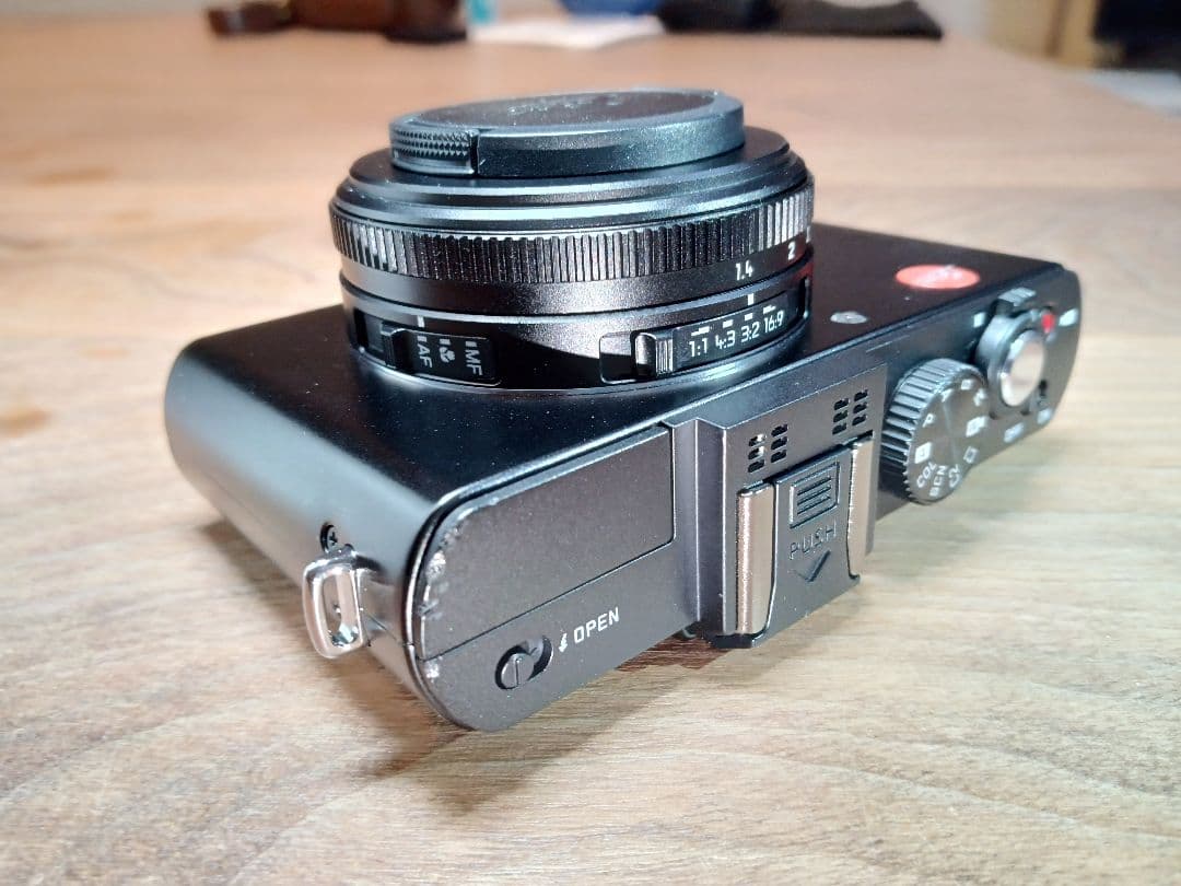 正*蔵様 【カメラケース+メンテナンスキット付き】Leica D-LUX6【返金