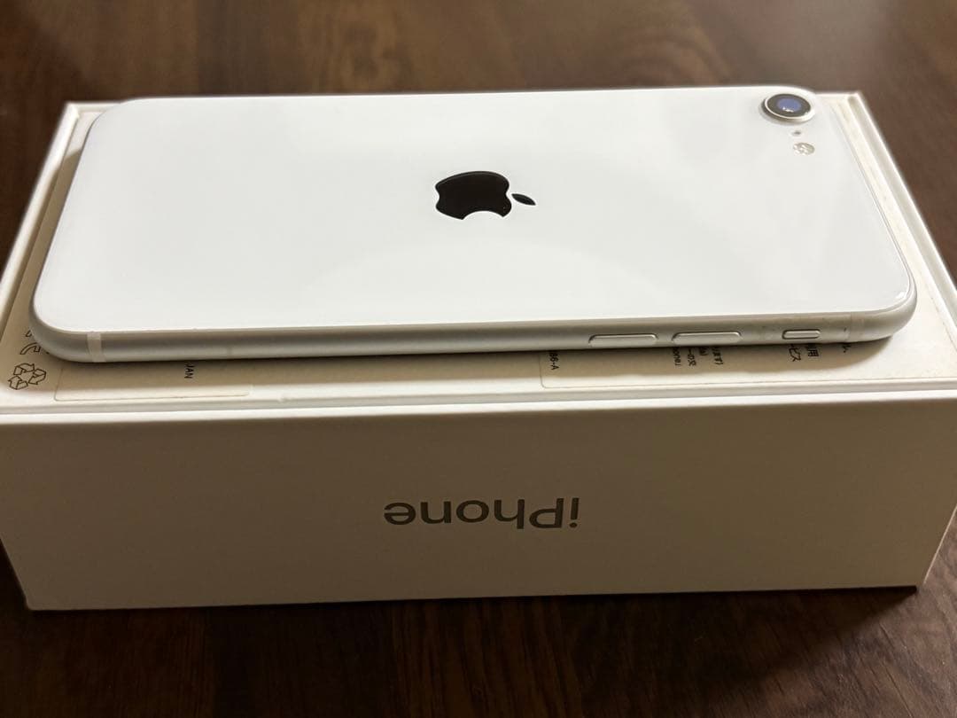 【美品です】iPhoneSE第2世代 128GB ホワイト バッテリー残量88%