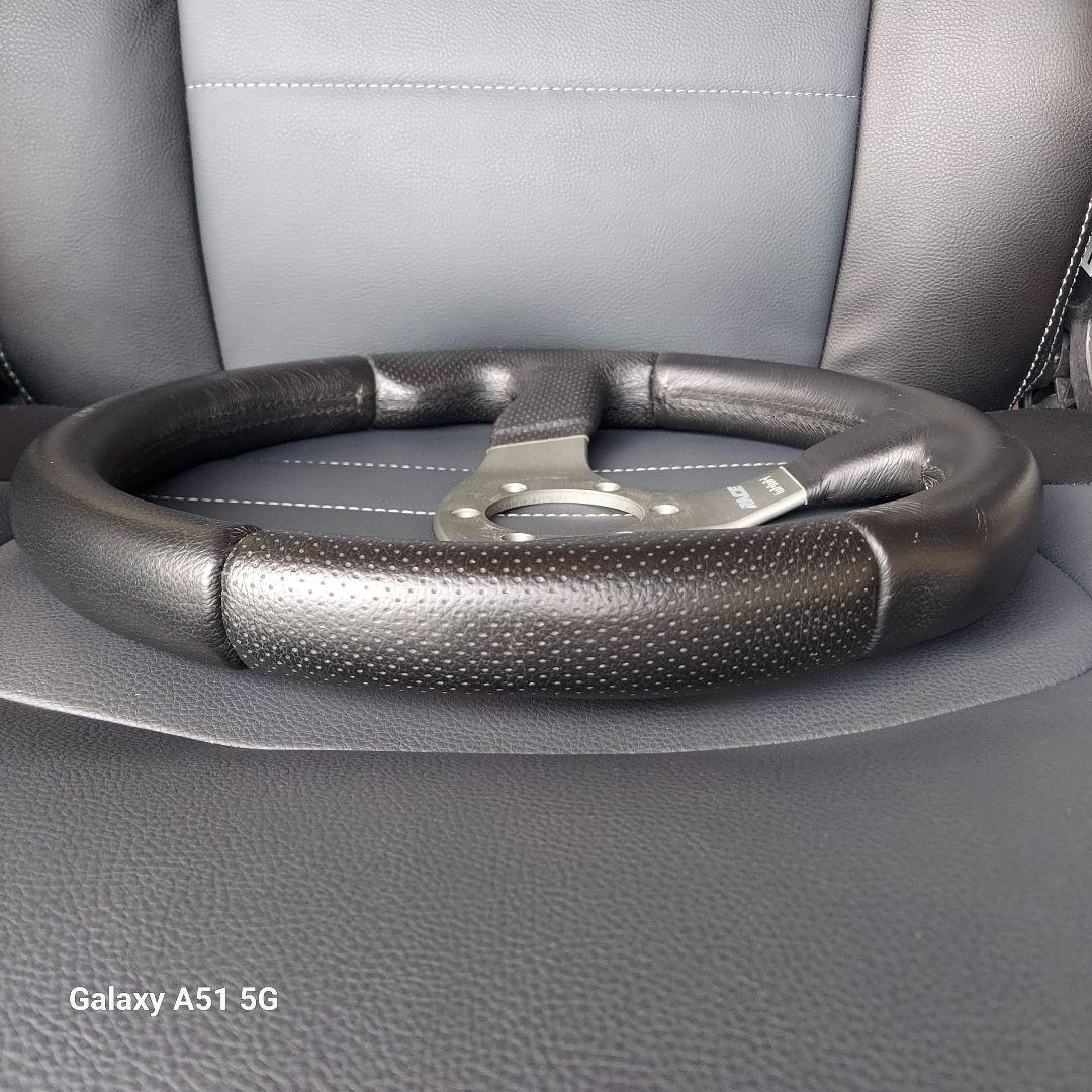 MOMO RACE　ステアリング　32ф