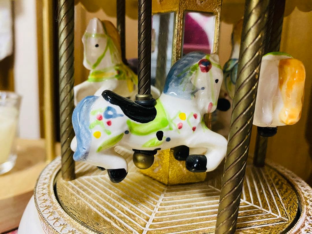 Sankyo オルゴール　陶器製メリーゴーランド