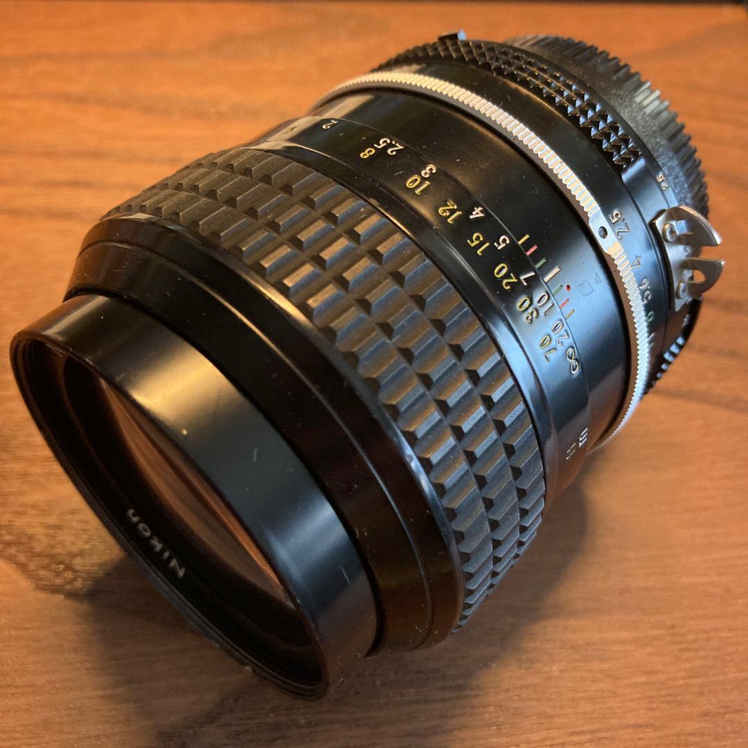 NIKKOR 105mm F2.5 オールドレンズ