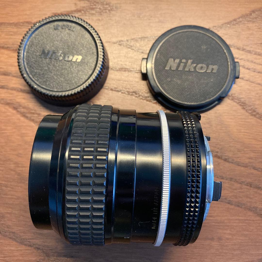 NIKKOR 105mm F2.5 オールドレンズ