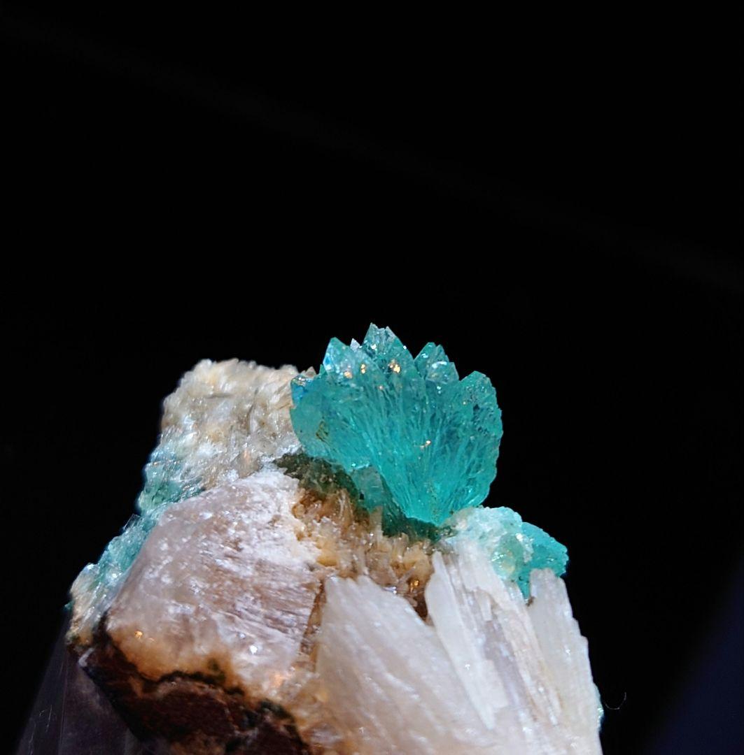 アポフィライト インド産 母岩付き 鉱石 鉱物 ミネラル 標本 原石 犬牙状 ⑤