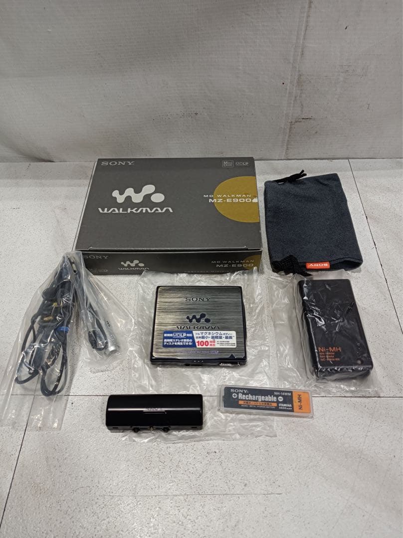 八6735【美品】SONY MDウォークマン MZ-E900