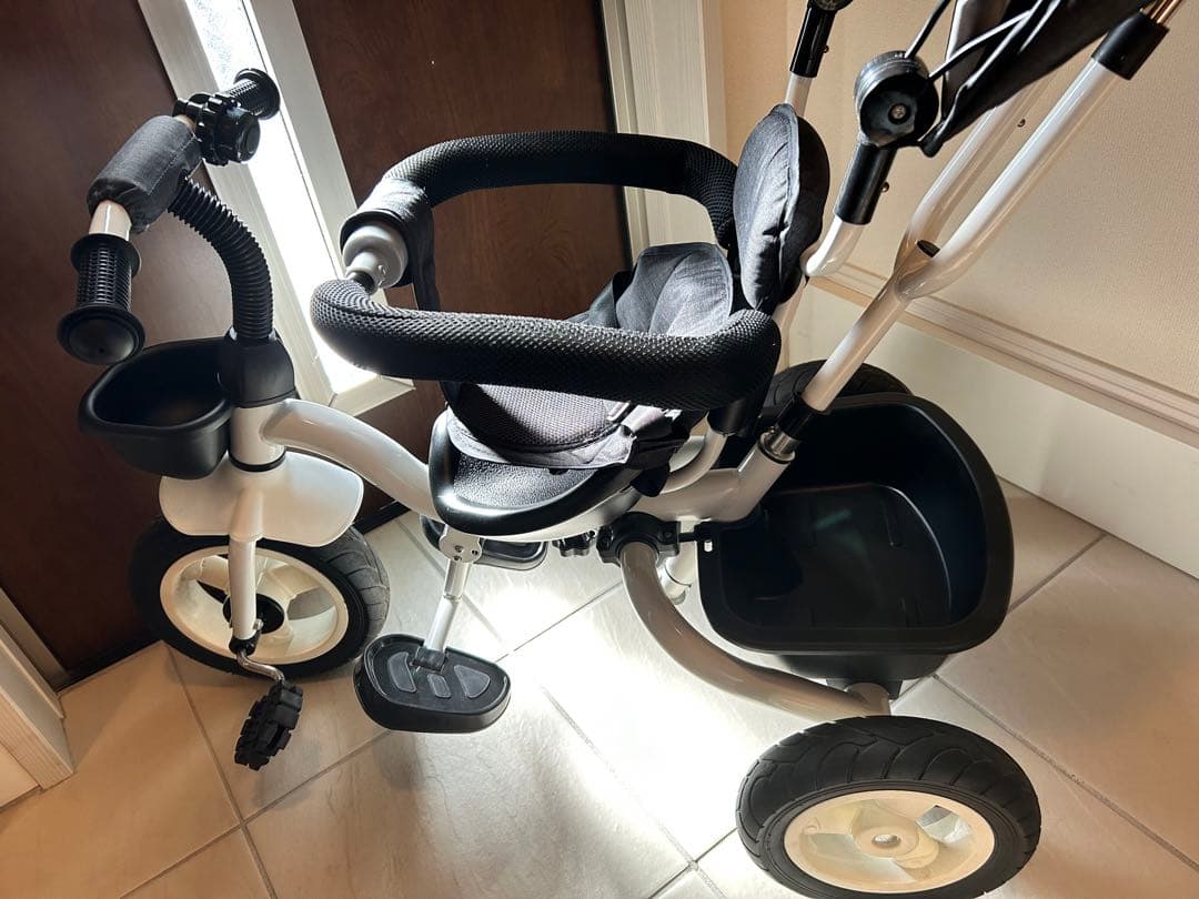 【美品！】4way 折りたたみ三輪車(白×ダークグレー)