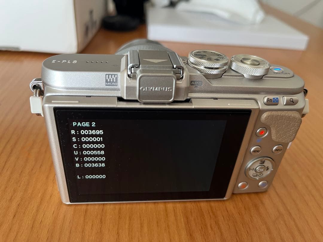 OLYMPUS PEN E-PL8 シルバー/オレンジ 本体