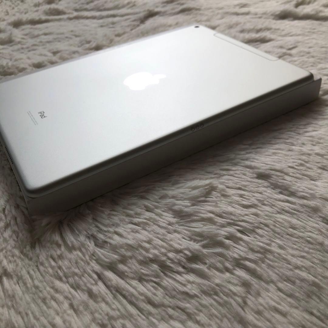 【完動品】iPad Air3 256GB SIMフリー 【すぐ発送】