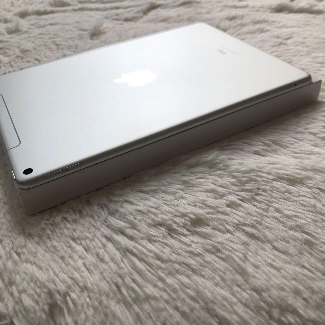 【完動品】iPad Air3 256GB SIMフリー 【すぐ発送】