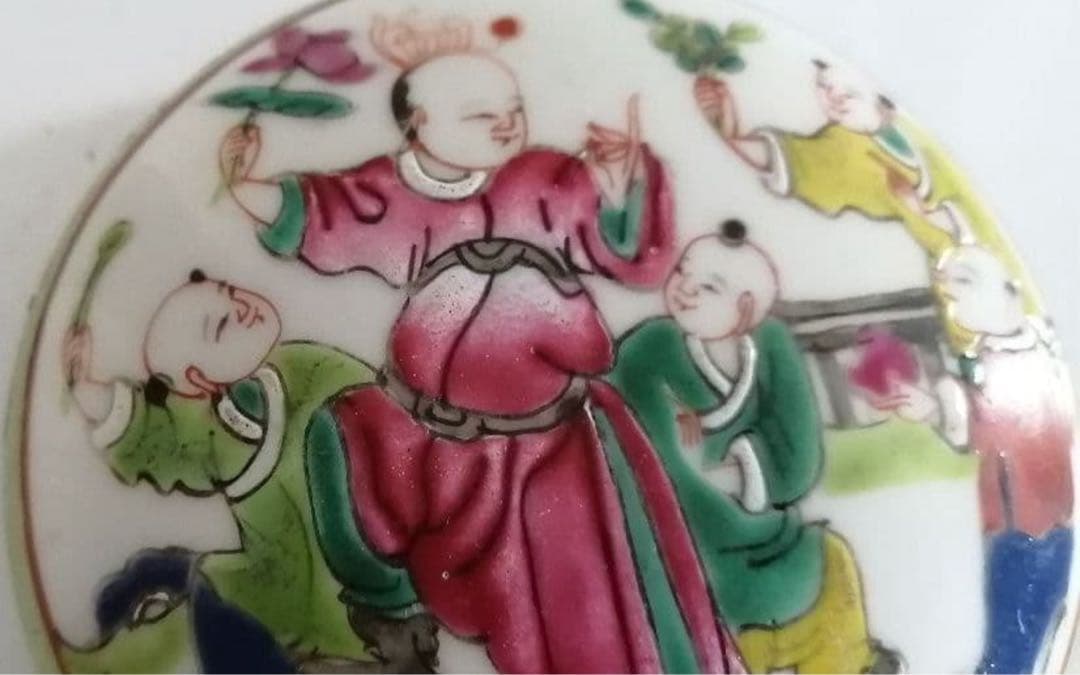 中国 清時代　五彩盒蓋清中晚期粉彩细路五子夺魁人物