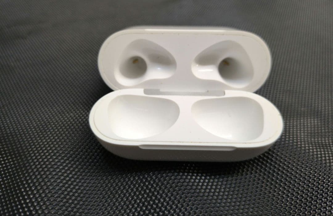 Apple AirPods第3世代 純正品 ワイヤレスイヤホン　M2655