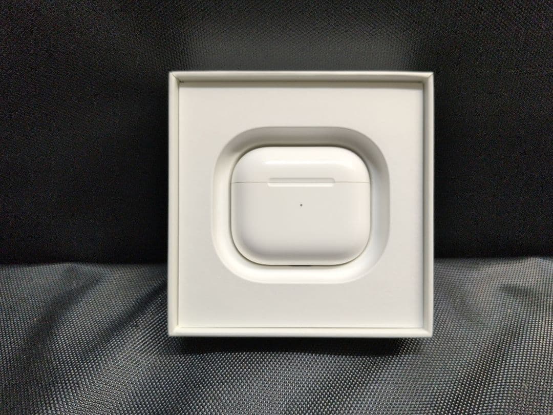 Apple AirPods第3世代 純正品 ワイヤレスイヤホン　M2655