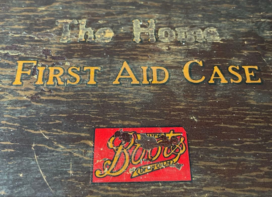 イギリスアンティーク　ファーストエイドケース　Boots 救急箱　ボックス