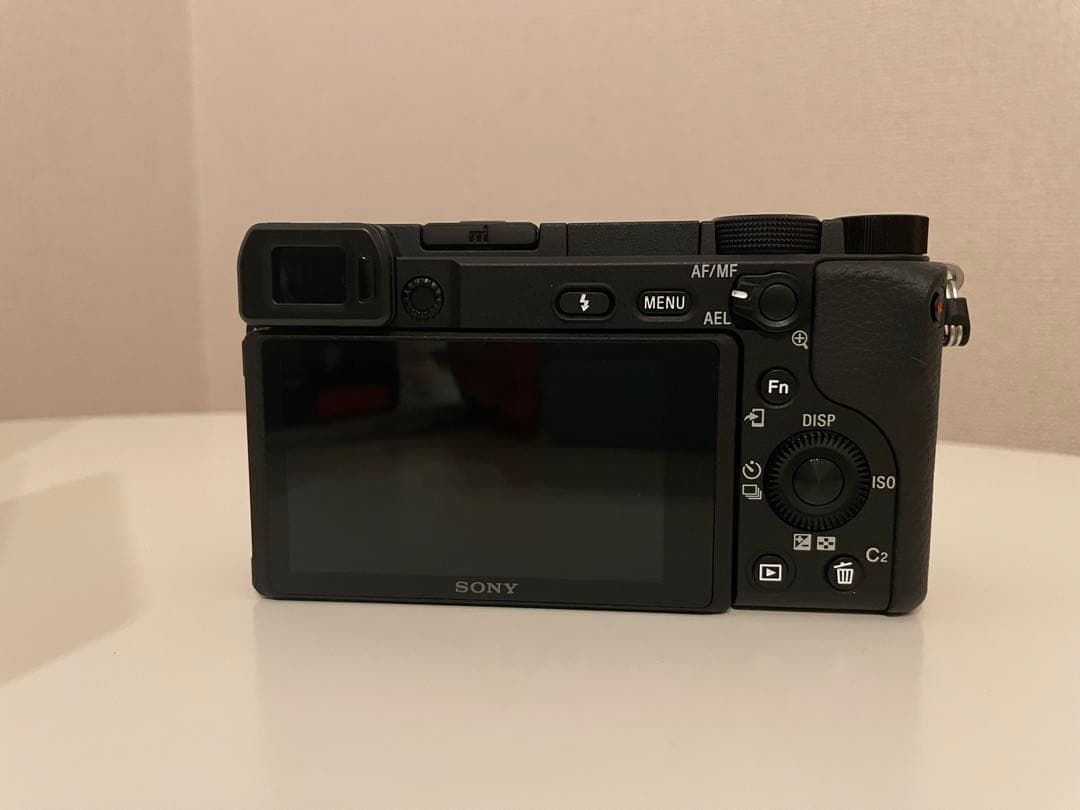 【美品】ソニー（SONY） α6400ボディ（ILCE-6400）