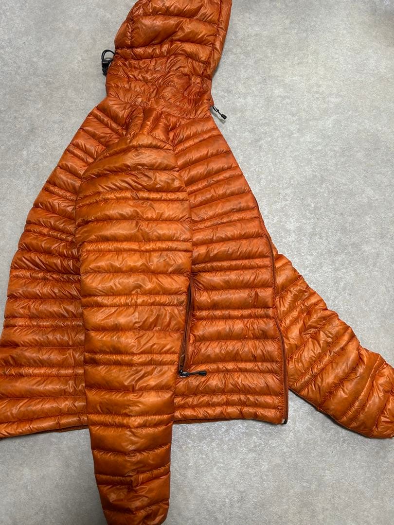 希少 極美品 パタゴニア ウルトラライトダウン フーディ S オレンジ