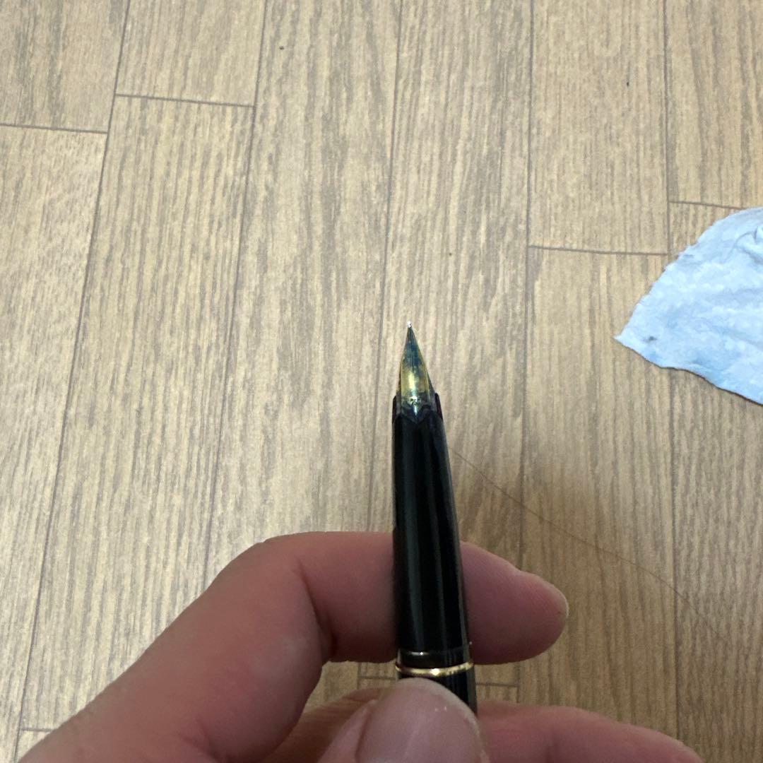 モンブラン 万年筆 黒と金