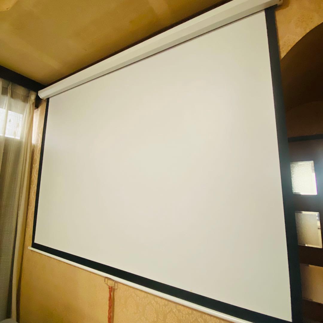 美品☆プロジェクタースクリーン 80型　壁掛け 吊り下げ式 ホームシアター