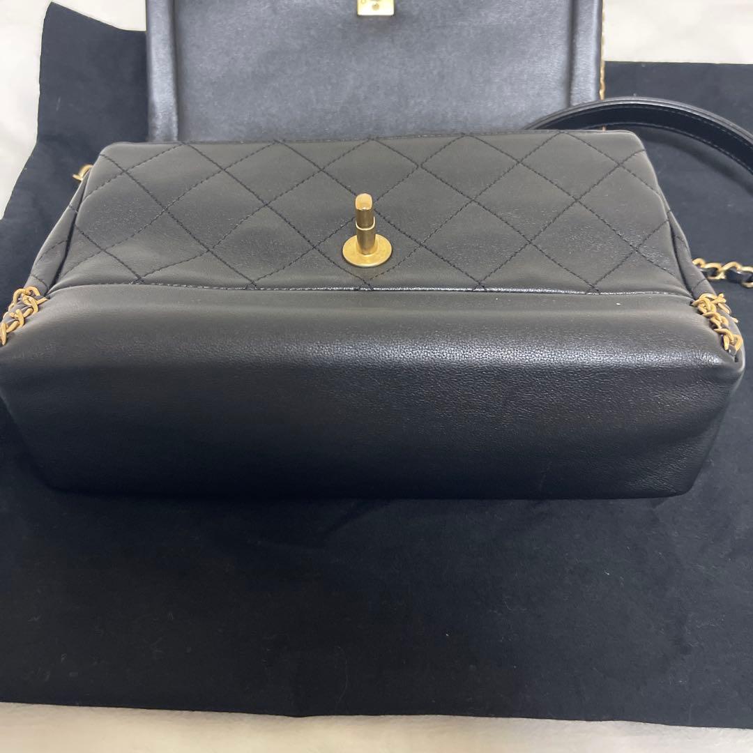 CHANEL フラップバッグ　黒　1回使用！