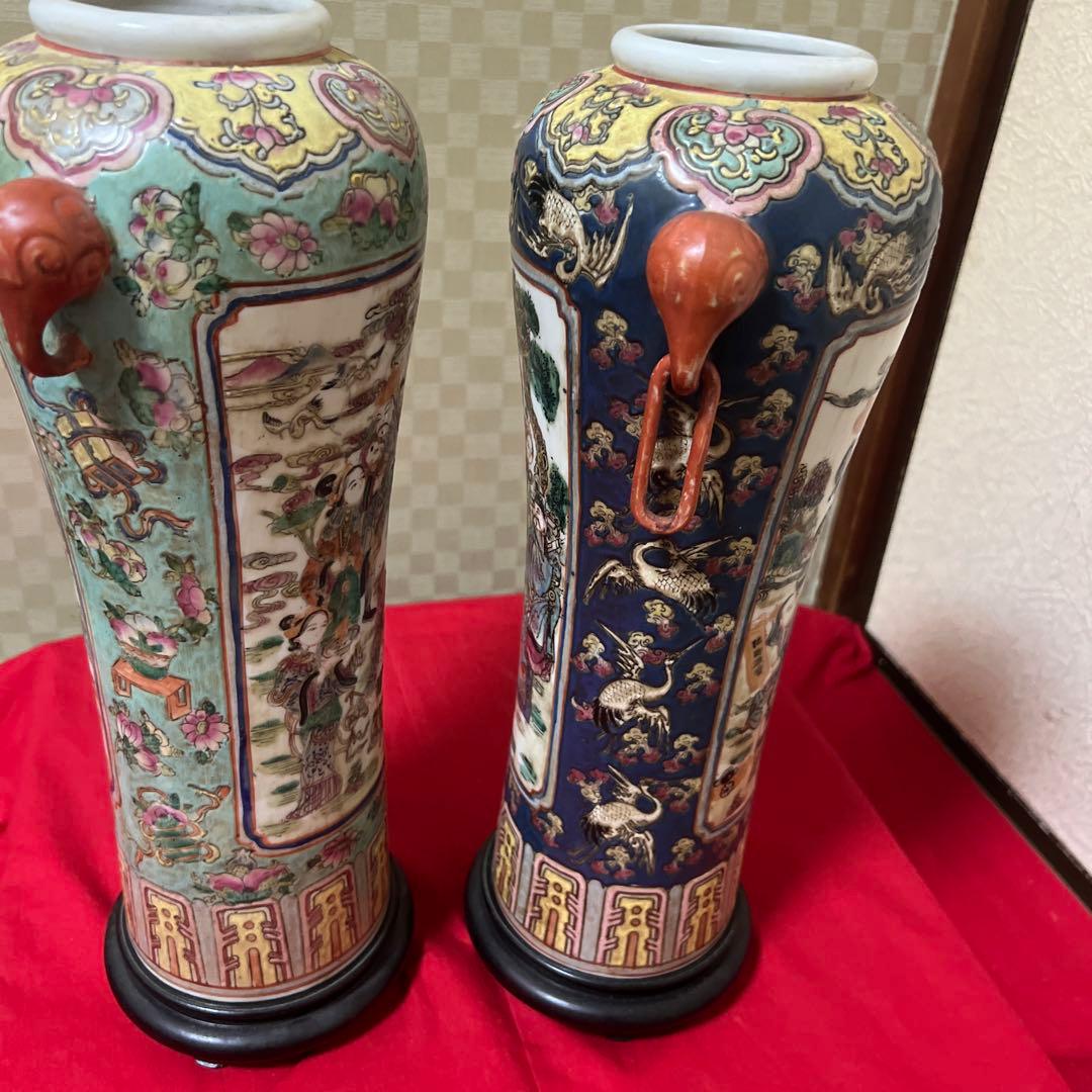 大清嘉慶年製　中国の武神が描かれた双耳付きの人物花瓶です。﻿骨董　アンティーク